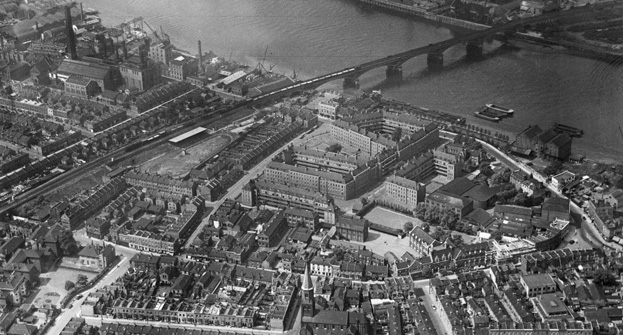 Fig. 4: Battersea High Street, the St John's Estate and Cremorne Bridge, Battersea, 1937