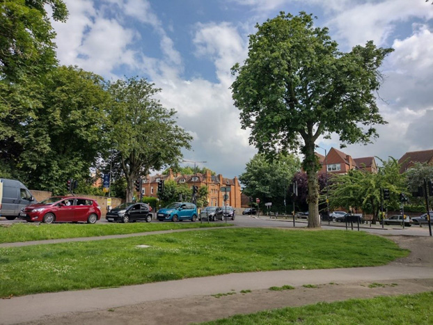 Fig. 10: The crowded road junction of Tooting Bec Road and Garrads Road.