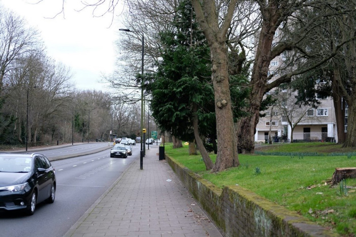 Fig. 28: Brick wall to the Roehampton Lane boundary of the estate