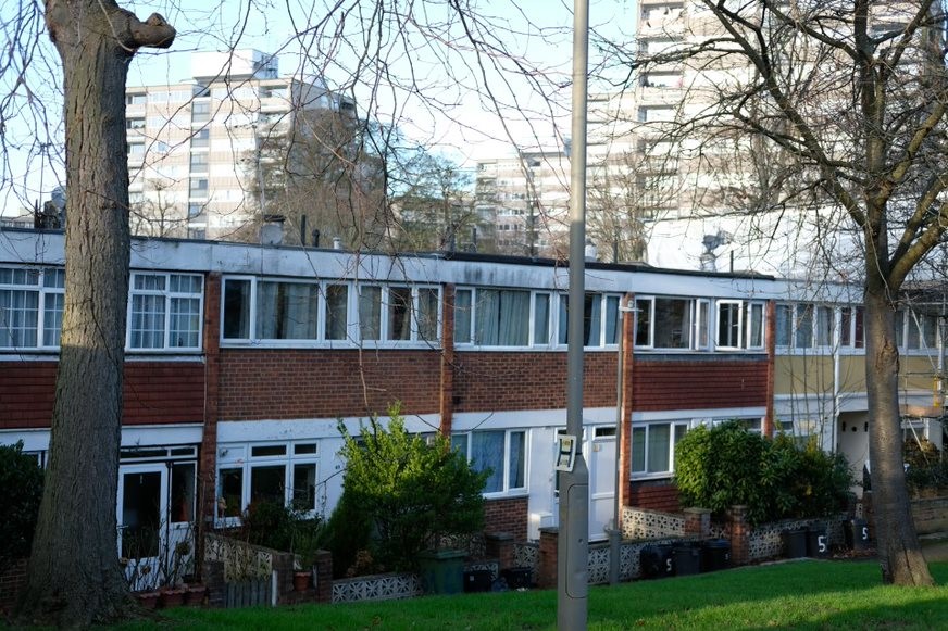 Fig. 119: Two-storey terraced housing with access lanes off the main highways