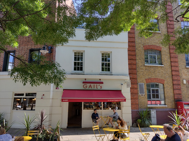Fig. 19: No. 32 Battersea Square is probably the oldest address to the south side, though refronted or rebuilt