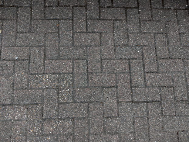 Fig: 77: Bricks follow a herringbone pattern