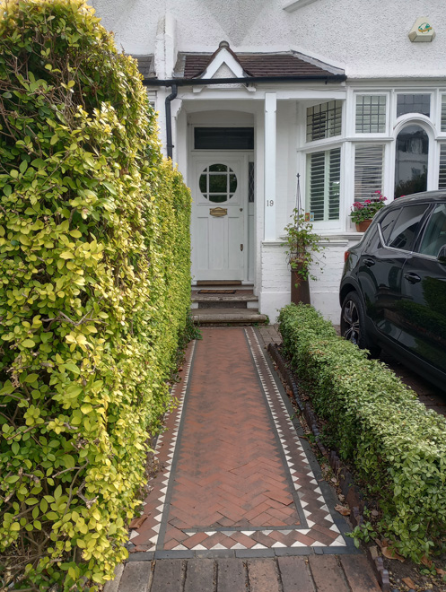 Figure 36: Detail of door and path to 19 Old Devonshire Road